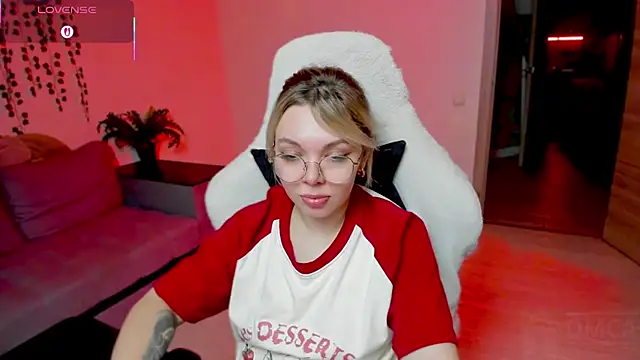 whoa-hoa-hoa-hoa-hoa online show from 11-08-25, 02:28