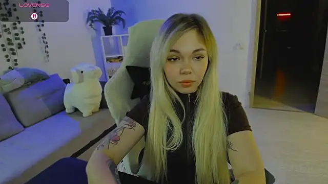 whoa-hoa-hoa-hoa-hoa online show from 12-16-25, 02:22