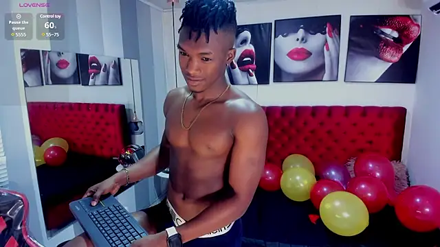 Snapshot of KENDER21_ chatting on 01-07-25, 03:44 KENDER21 online show from 01-07-25, 03:44