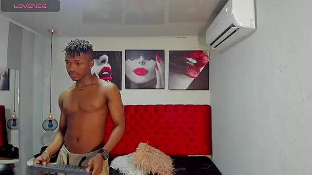 Snapshot of KENDER21_ chatting on 02-07-25, 12:17 KENDER21 online show from 02-07-25, 12:17