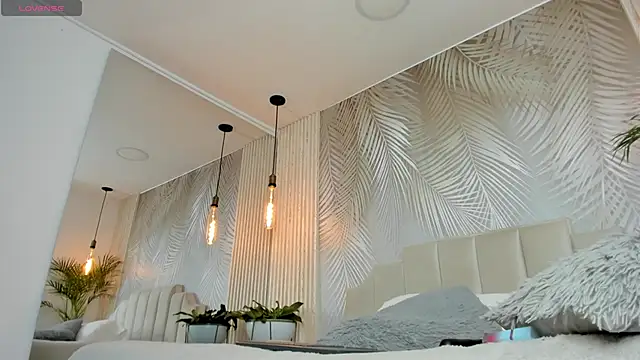 Snapshot of RousseAngel chatting on 12-13-24, 11:06 RousseAngel online show from 12-13-24, 11:06