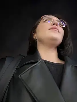 meow girl online show from 12-12-24, 02:11