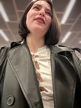 meow girl online show from 12-26-24, 10:16