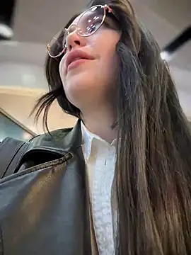 meow girl online show from 02-08-25, 01:11