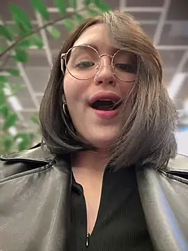 meow girl online show from 03-16-25, 10:55