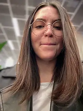 meow girl online show from 10-11-25, 12:04