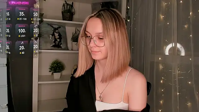 Snapshot of ms_elizabethqueen chatting on 01-18-25, 07:15 ms elizabethqueen online show from 01-18-25, 07:15