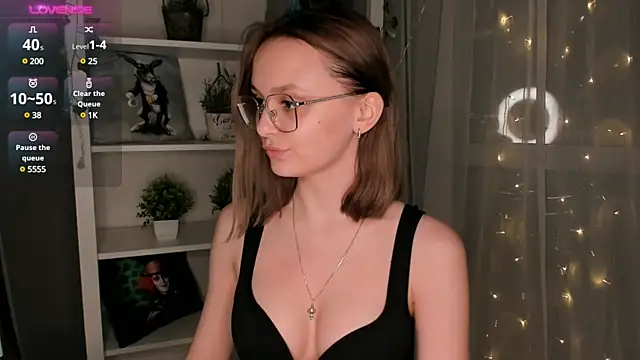 Snapshot of ms_elizabethqueen chatting on 02-14-25, 07:12 ms elizabethqueen online show from 02-14-25, 07:12