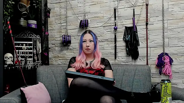 Snapshot of CruelMistress chatting on 11-10-25, 03:33 CruelMistress online show from 11-10-25, 03:33