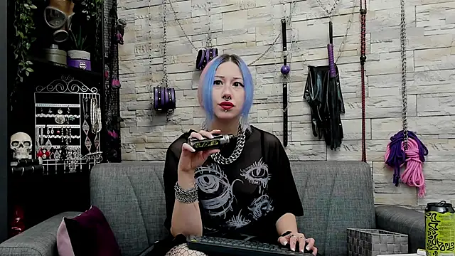 Snapshot of CruelMistress chatting on 11-12-25, 04:07 CruelMistress online show from 11-12-25, 04:07