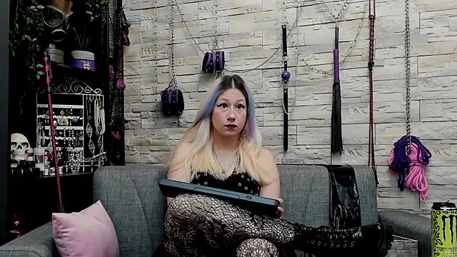 Snapshot of CruelMistress chatting on 12-15-25, 12:48 CruelMistress online show from 12-15-25, 12:48