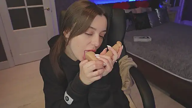 DinaCandy online show from 01-29-25, 11:30