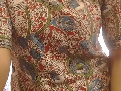  FluffyHxney  online show from 10-05-25, 06:12