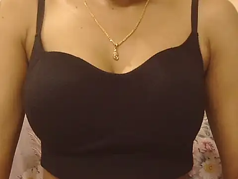  FluffyHxney  online show from 10-18-25, 06:30