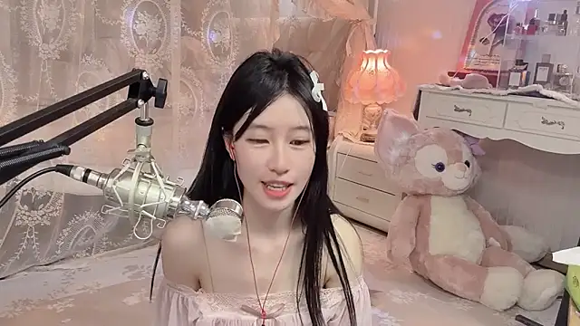 JennieKim RoseannePark online show from 12-21-24, 08:39