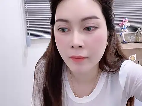 Zozo qq online show from 10-29-25, 10:50