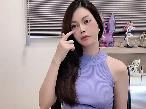 Zozo qq online show from 10-31-25, 12:28