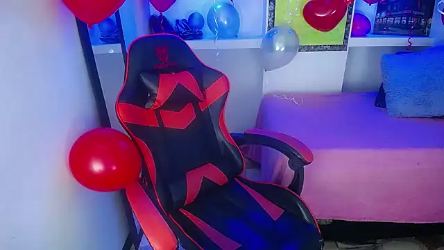 Snapshot of zoe_connor19 chatting on 02-14-25, 02:39 zoe connor19 online show from 02-14-25, 02:39