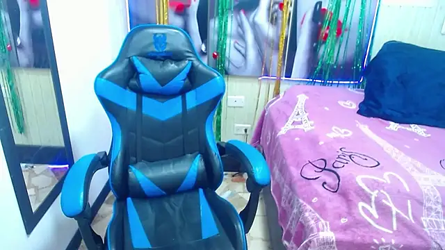 Snapshot of zoe_connor19 chatting on 03-23-25, 12:26 zoe connor19 online show from 03-23-25, 12:26