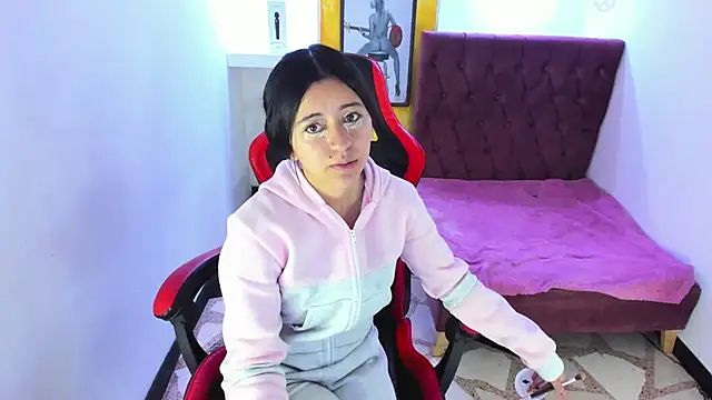 Snapshot of zoe_connor19 chatting on 11-05-25, 08:42 zoe connor19 online show from 11-05-25, 08:42