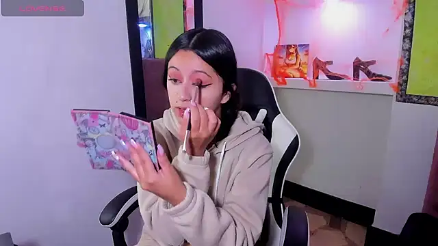 Snapshot of zoe_connor19 chatting on 11-06-25, 06:53 zoe connor19 online show from 11-06-25, 06:53