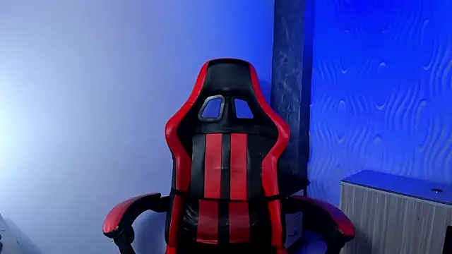 Snapshot of zoe_connor19 chatting on 11-10-25, 08:19 zoe connor19 online show from 11-10-25, 08:19