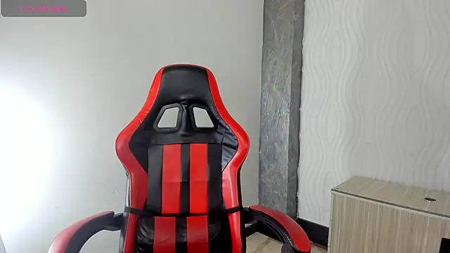 Snapshot of zoe_connor19 chatting on 11-11-25, 08:42 zoe connor19 online show from 11-11-25, 08:42