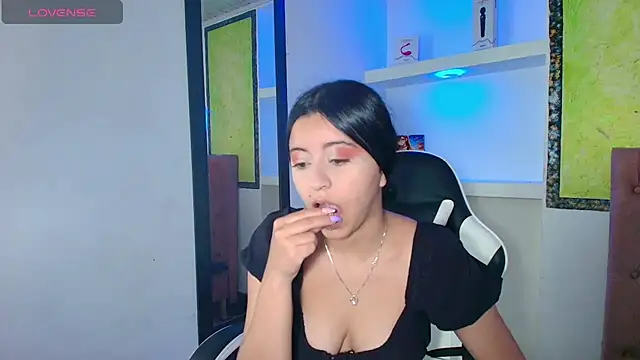 Snapshot of zoe_connor19 chatting on 11-18-25, 07:29 zoe connor19 online show from 11-18-25, 07:29