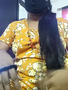 Snapshot of Tamilrojanew chatting on 05-16-26, 10:12 Tamilrojanew online show from 05-16-26, 10:12