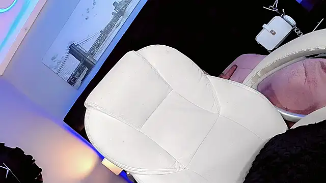 Shanelengel online show from 01-13-25, 09:09