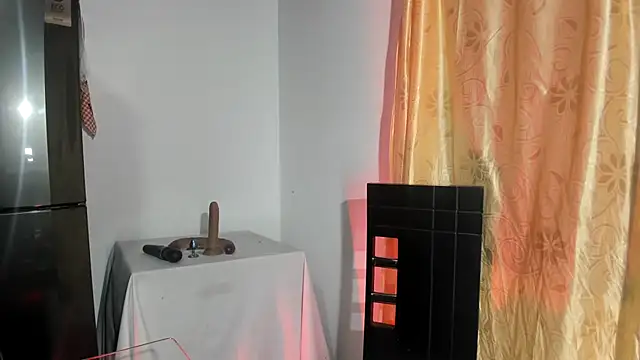 Snapshot of Little_aphrodite chatting on 04-02-26, 01:03 Little aphrodite online show from 04-02-26, 01:03