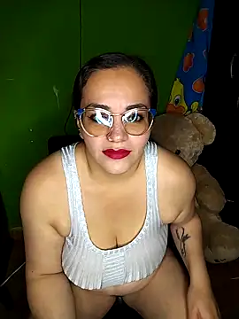 Snapshot of emily_sweet13 chatting on 10-05-25, 08:40 emily sweet13 online show from 10-05-25, 08:40