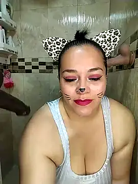 Snapshot of emily_sweet13 chatting on 11-09-25, 01:48 emily sweet13 online show from 11-09-25, 01:48