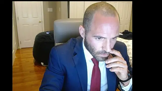 Snapshot of TheNakedPreacher chatting on 11-17-25, 12:11 TheNakedPreacher online show from 11-17-25, 12:11