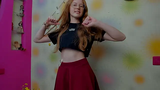 Snapshot of Fire_Luna chatting on 09-17-25, 06:15 Fire Luna online show from 09-17-25, 06:15