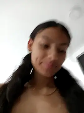 Snapshot of vanyacam_ chatting on 02-10-25, 01:44 vanyacam online show from 02-10-25, 01:44