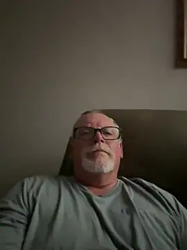 Snapshot of wildrocket02 chatting on 05-19-26, 02:18 wildrocket02 online show from 05-19-26, 02:18