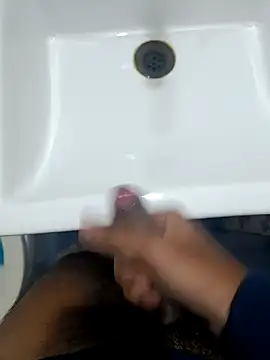 Snapshot of checkyourdadddy chatting on 12-12-24, 03:37 checkyourdadddy online show from 12-12-24, 03:37