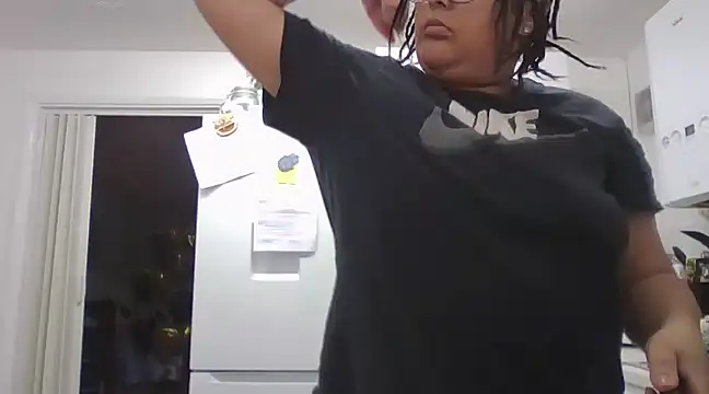 Snapshot of vanilla_chocolate23 chatting on 02-13-25, 01:48 vanilla chocolate23 online show from 02-13-25, 01:48