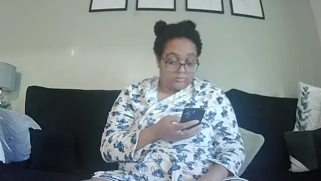 Snapshot of vanilla_chocolate23 chatting on 10-24-25, 08:11 vanilla chocolate23 online show from 10-24-25, 08:11