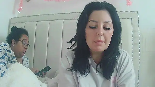 Snapshot of vanilla_chocolate23 chatting on 11-18-25, 09:47 vanilla chocolate23 online show from 11-18-25, 09:47