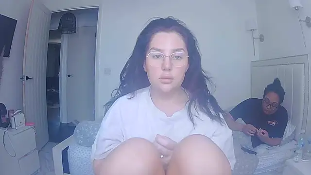 vanilla chocolate23 online show from 04-14-26, 08:09