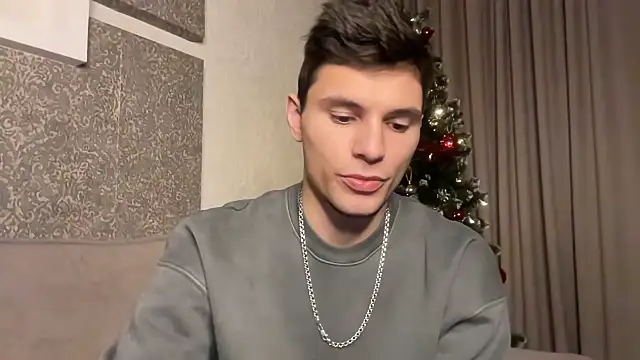 Snapshot of denlover1 chatting on 12-13-24, 02:05 denlover1 online show from 12-13-24, 02:05