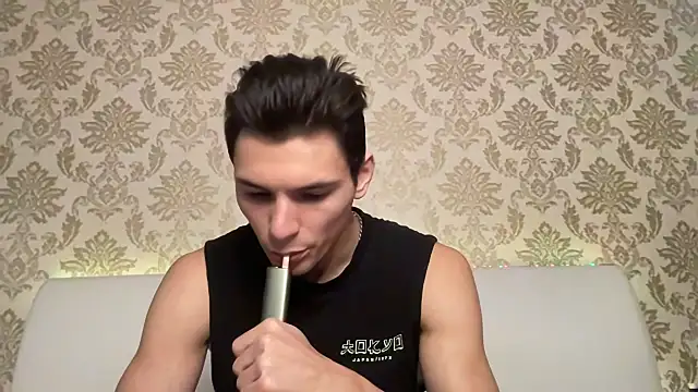 Snapshot of denlover1 chatting on 12-26-24, 11:21 denlover1 online show from 12-26-24, 11:21