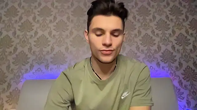 Snapshot of denlover1 chatting on 01-23-25, 03:22 denlover1 online show from 01-23-25, 03:22