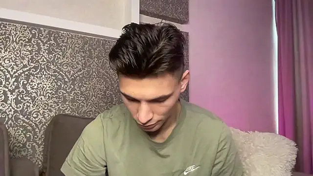 Snapshot of denlover1 chatting on 02-17-25, 07:47 denlover1 online show from 02-17-25, 07:47