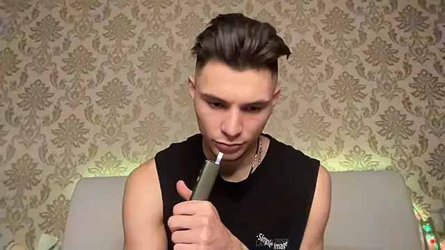 Snapshot of denlover1 chatting on 03-15-25, 01:29 denlover1 online show from 03-15-25, 01:29