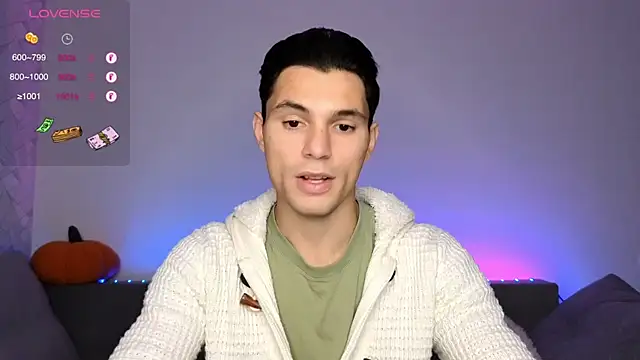 Snapshot of denlover1 chatting on 10-07-25, 08:33 denlover1 online show from 10-07-25, 08:33