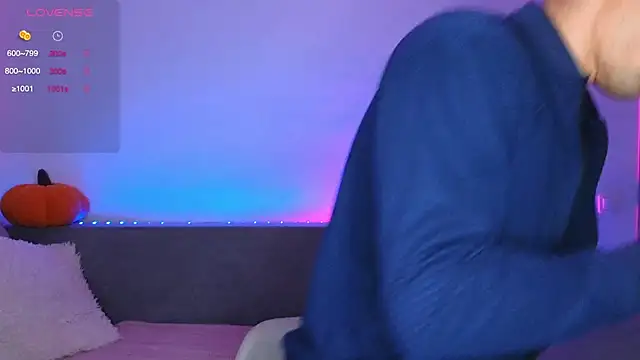 Snapshot of denlover1 chatting on 10-09-25, 08:23 denlover1 online show from 10-09-25, 08:23