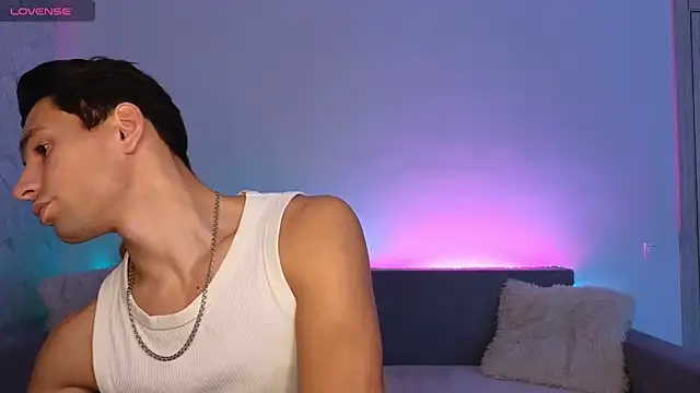 Snapshot of denlover1 chatting on 10-26-25, 07:47 denlover1 online show from 10-26-25, 07:47